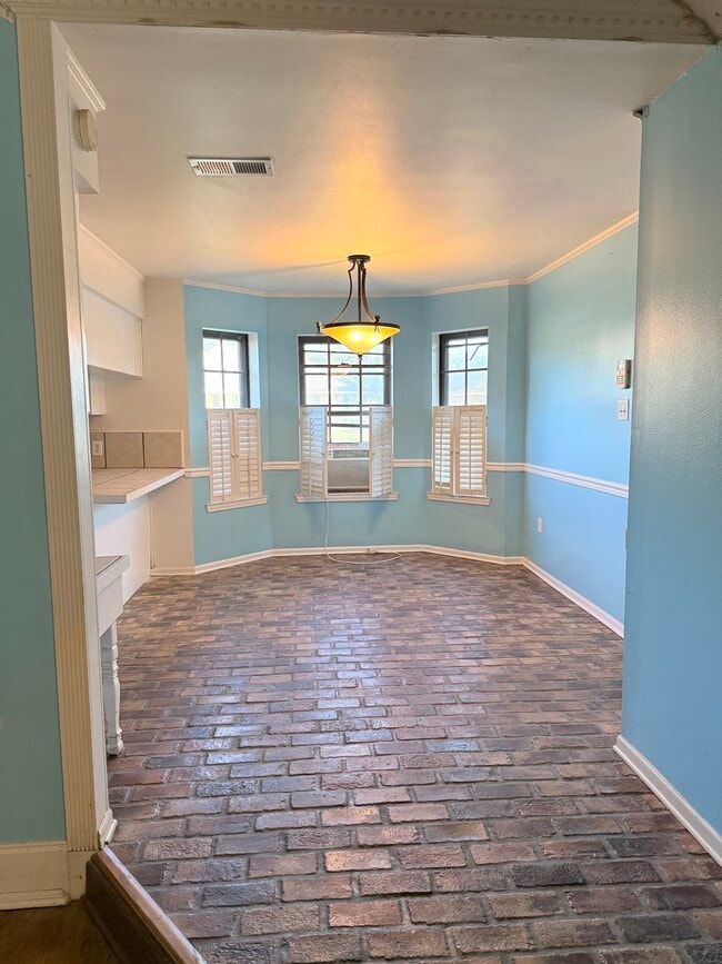 2011 Aspenwood Dr in Baton Rouge, LA - Building Photo - Building Photo