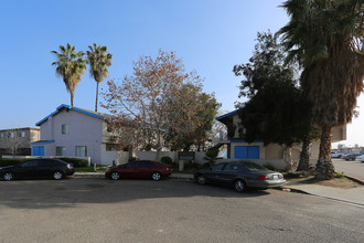 Peach Court Apartments in El Cajon, CA - Building Photo - Building Photo