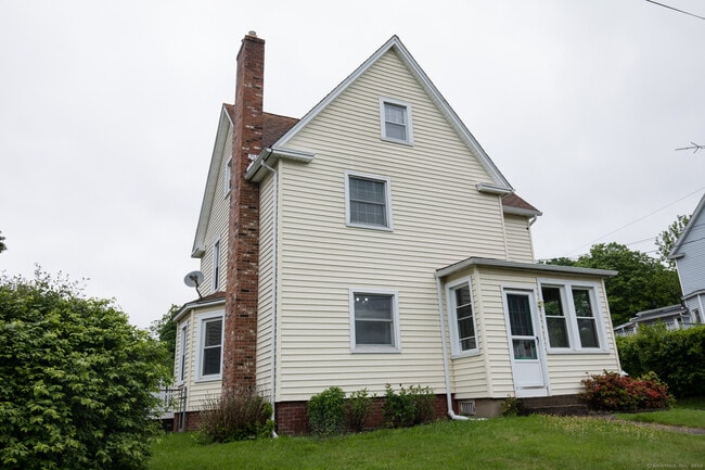 24 Harrington St in Meriden, CT - Building Photo - Building Photo