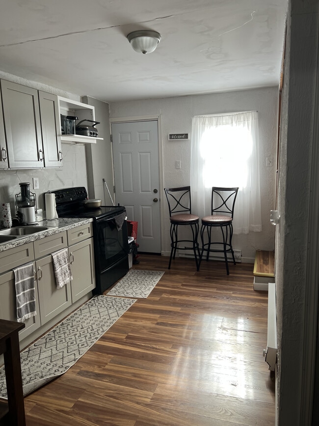 214 4th St, Unit 216 in Oneida, PA - Building Photo - Building Photo