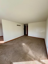 50 School St, Unit 15 in Lancaster, NY - Building Photo - Building Photo