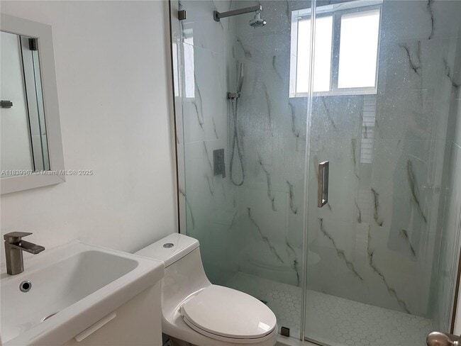 3071 SW 27th Ave in Miami, FL - Building Photo - Building Photo