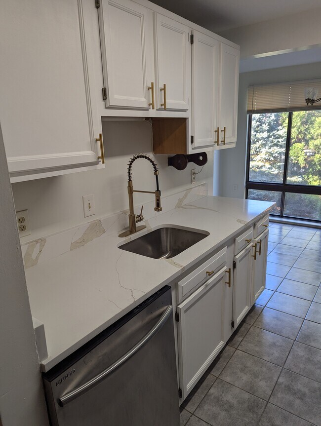18204 Swiss Cir in Germantown, MD - Building Photo - Building Photo