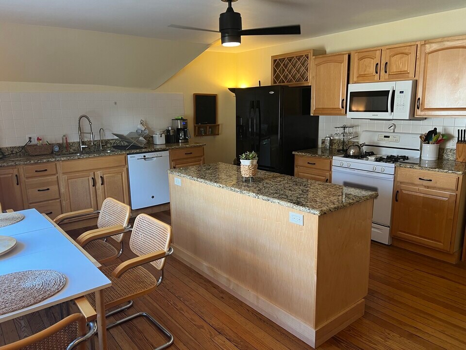 1228 Forest Ave in Evanston, IL - Building Photo