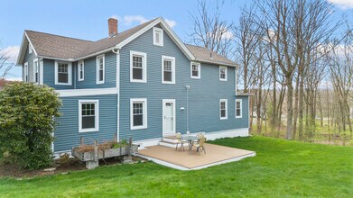 240 Kenwood Ave, Unit 1 in Hamden, CT - Building Photo - Building Photo