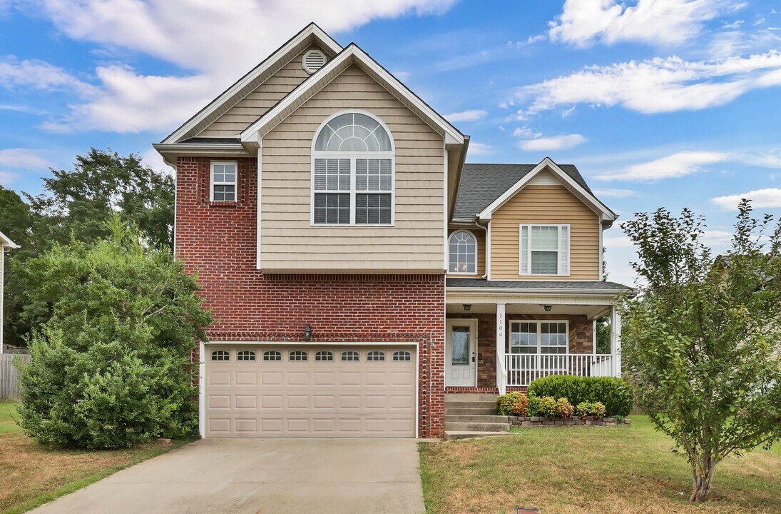 1109 Ishee Dr in Clarksville, TN - Building Photo