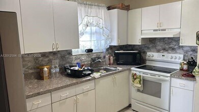 455 NW 14th St in Florida City, FL - Building Photo - Building Photo
