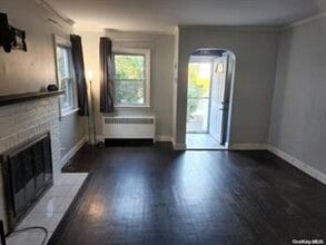 187 Perry St in Hempstead, NY - Building Photo - Building Photo