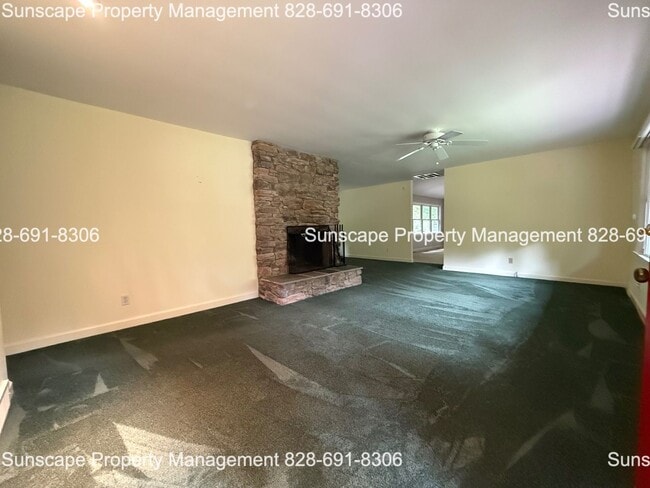 267 Old Fort Rd in Fairview, NC - Building Photo - Building Photo