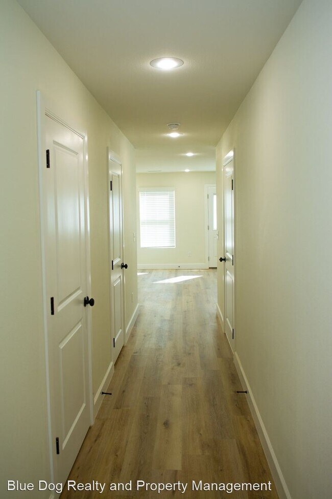 154 N Centennial Ave photo'