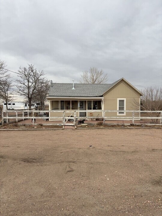 38569 Weld County Rd 43 in Eaton, CO - Building Photo