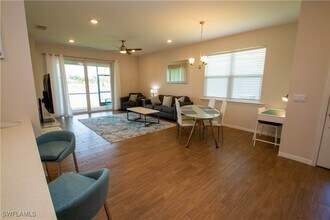 1241 Enbrook Lp in Naples, FL - Building Photo - Building Photo