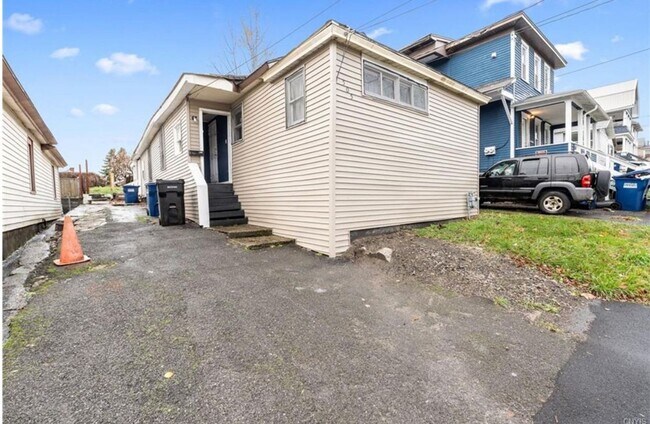 505 Carbon St in Syracuse, NY - Building Photo - Building Photo