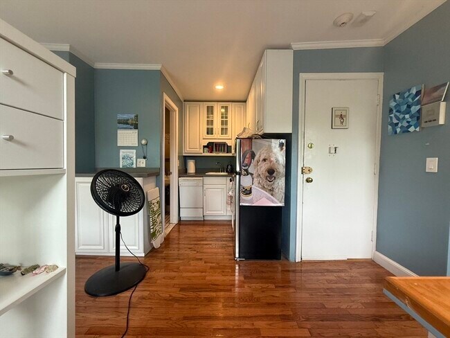 property at 20 Concord Sq