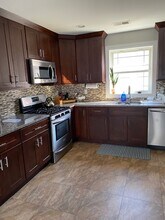 810 Adams Ave, Unit 2 in Elizabeth, NJ - Building Photo - Building Photo