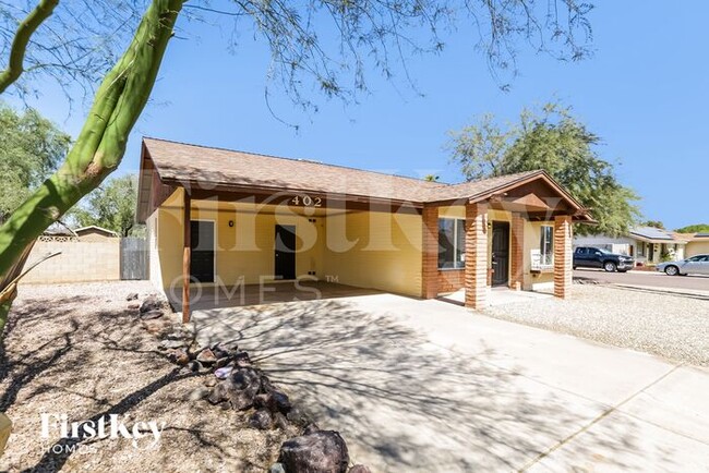 402 W Santa Cruz Dr in Tempe, AZ - Building Photo - Building Photo