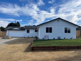 3510 Dickson Dr in Santa Maria, CA - Building Photo