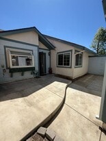 2487 Turnbridge Glen in Escondido, CA - Building Photo