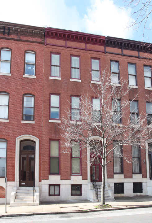 1802 Madison Ave in Baltimore, MD - Building Photo