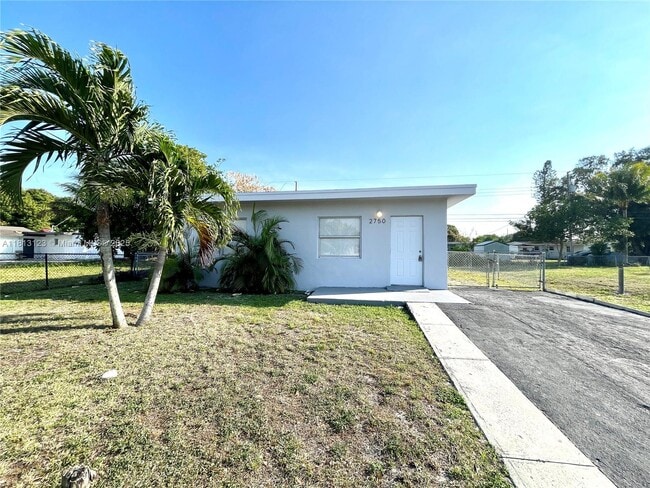 2750 NW 4th Ct in Pompano Beach, FL - Building Photo - Building Photo