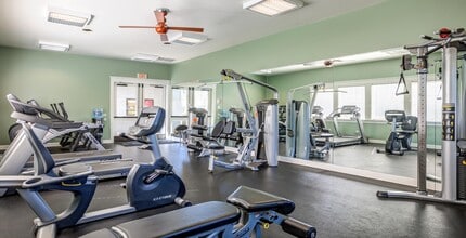 Acacia at Santa Rosa Creek in Santa Rosa, CA - Foto de edificio - Building Photo