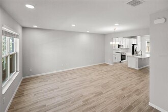 1363 Mount Royal Dr in St. Cloud, FL - Building Photo - Building Photo