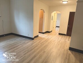 5710 Phillips Ave, Unit A1 in Pittsburgh, PA - Building Photo - Building Photo