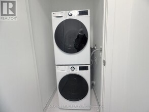 30 Dreamers Wy in Toronto, ON - Building Photo - Building Photo