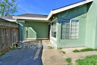 7733 Temwoods Way in Sacramento, CA - Building Photo - Building Photo