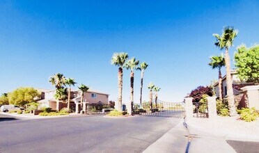 10916 Carberry Hill St in Las Vegas, NV - Building Photo - Building Photo