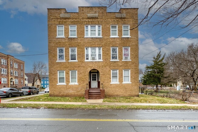 property at 152 Oak St