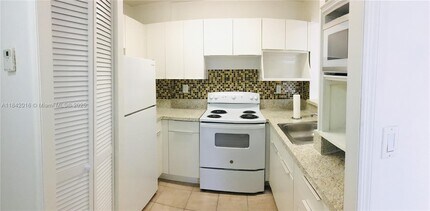 8185 NW 7th St in Miami, FL - Building Photo - Building Photo