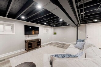 5641 W 64th St in Chicago, IL - Building Photo - Building Photo