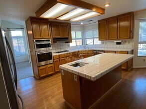 440 Gianelli St in Tracy, CA - Building Photo - Building Photo