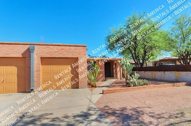 property at 2118 N Rita Ave