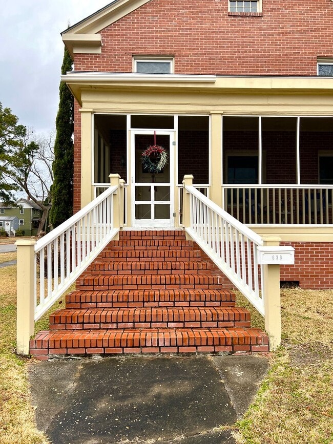 639 E Main St in Belhaven, NC - Building Photo - Building Photo