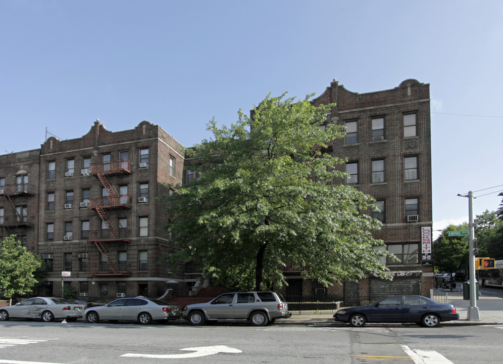 577-587 Empire Blvd in Brooklyn, NY - Building Photo