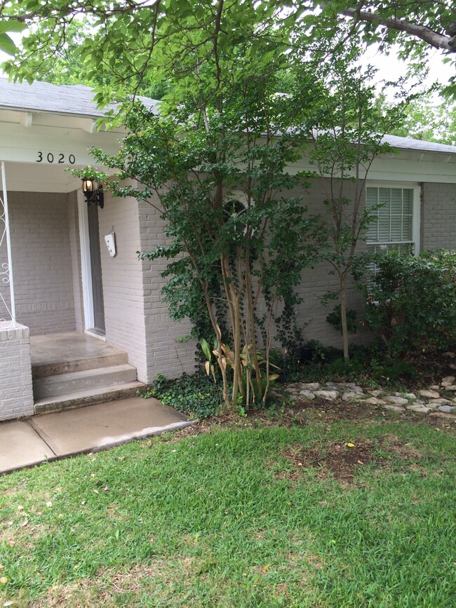 3020 5th Ave, Unit B in Fort Worth, TX - Building Photo - Building Photo