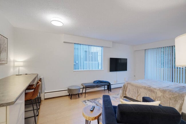 1855 W 2nd Ave in Vancouver, BC - Building Photo - Building Photo