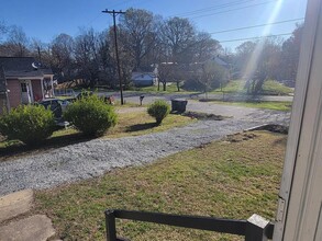 707 Windsor St, Unit 1 Bedroom Apartment in Burlington, NC - Foto de edificio - Building Photo