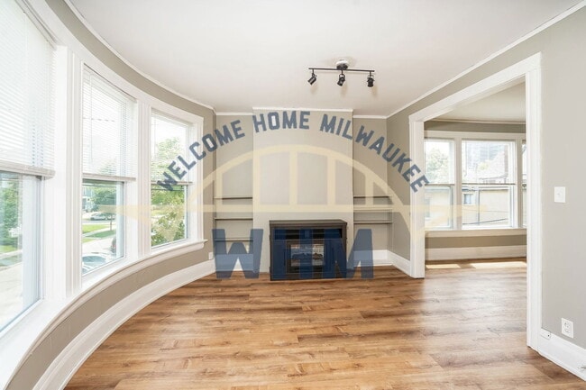 property at 1545 E Irving Pl