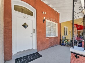 637 N 32nd St, Unit 1 in Philadelphia, PA - Building Photo - Building Photo
