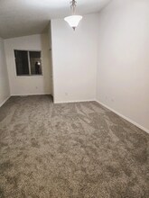 7630 Cedarbrook Dr in Nampa, ID - Foto de edificio - Building Photo