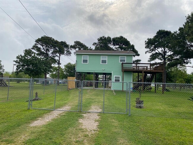 1025 14th St in San Leon, TX - Building Photo - Building Photo