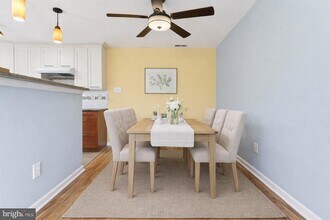 14303 Cornerstone Dr in Morrisville, PA - Foto de edificio - Building Photo