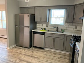 302 Arnold Ave in Seaside Heights, NJ - Building Photo - Building Photo