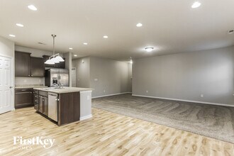 821 Blue Ash Trail in Greenwood, IN - Building Photo - Building Photo