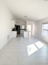 12136 MIracle Mile Dr in Riverview, FL - Building Photo - Building Photo