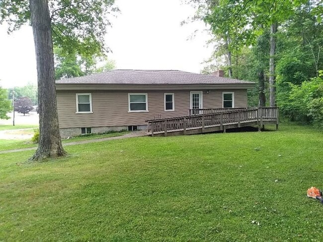 8608 Peters Rd in Cranberry Township, PA - Building Photo - Building Photo