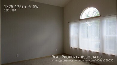 1325 175th Pl SW in Lynnwood, WA - Building Photo - Building Photo